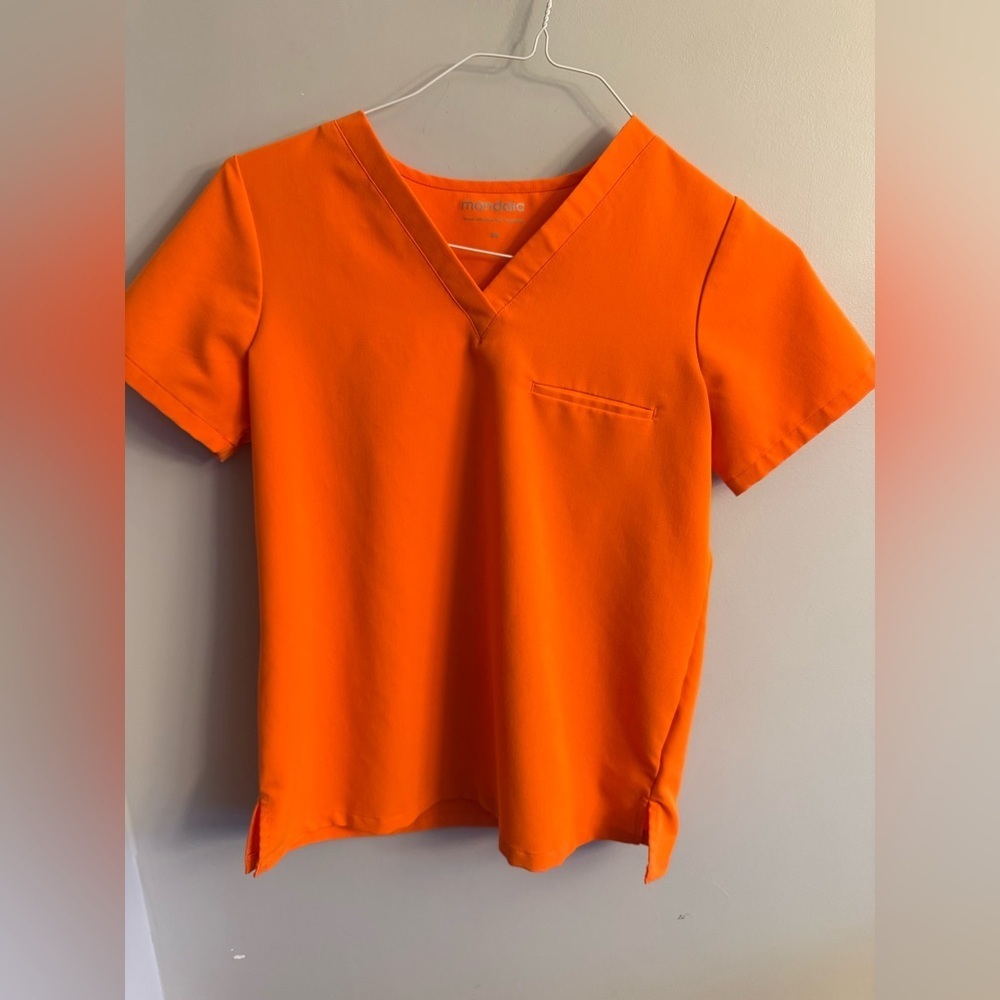 Mandala Orange Scrub Top Womens XS V Neck Medical Uniform Stretch